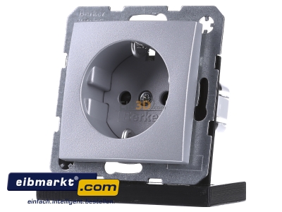 Front view Berker 41231404 Socket outlet protective contact - 
